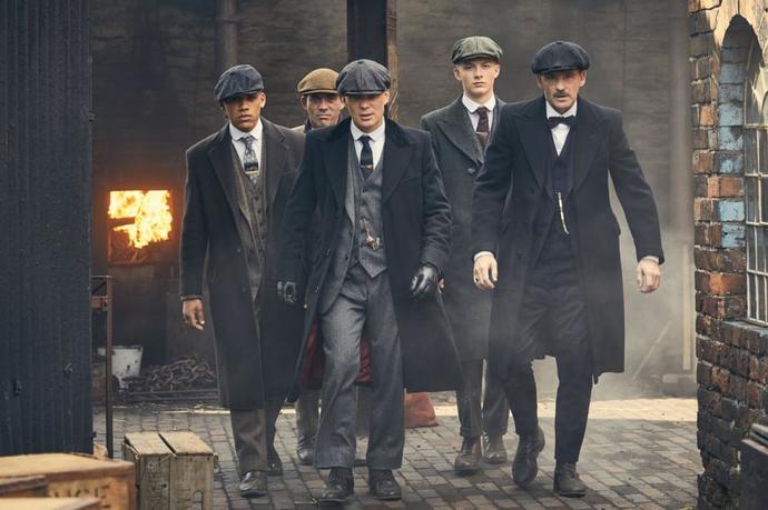 Peaky Blinders dizisi sinema filmiyle geri dönüş yapıyor! Diziler, filmlere dönüştürülmeli mi?