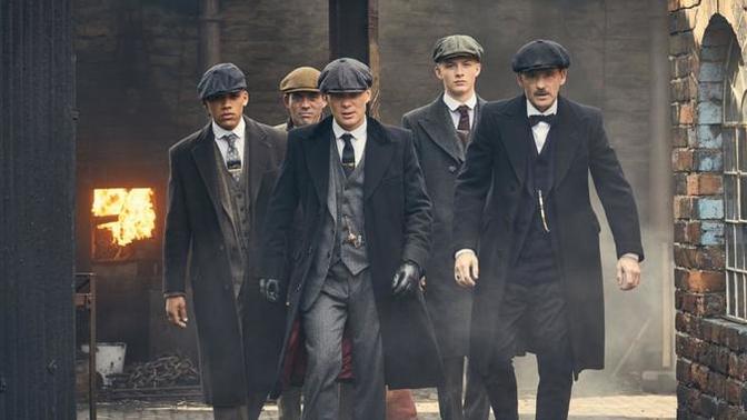 Peaky Blinders dizisi sinema filmiyle geri dönüş yapıyor! Diziler, filmlere dönüştürülmeli mi?