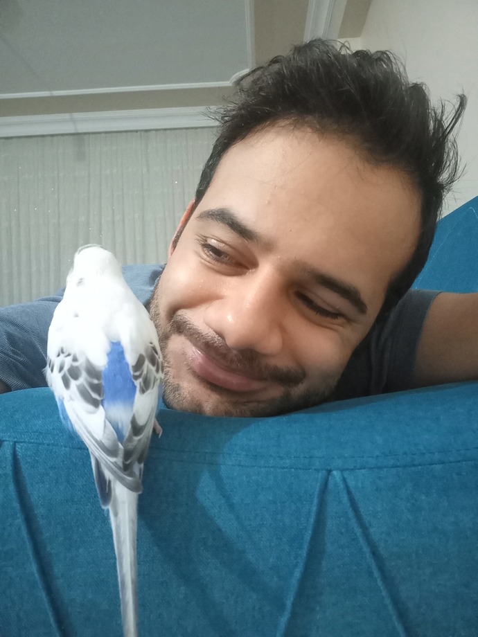 Eve gittiğinizde sizi ilk kim karşılıyor?