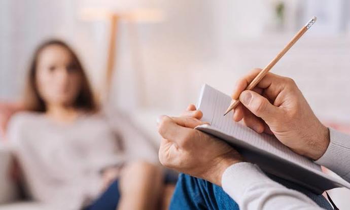 Psikoloğa gidip faydasını gören var mı?