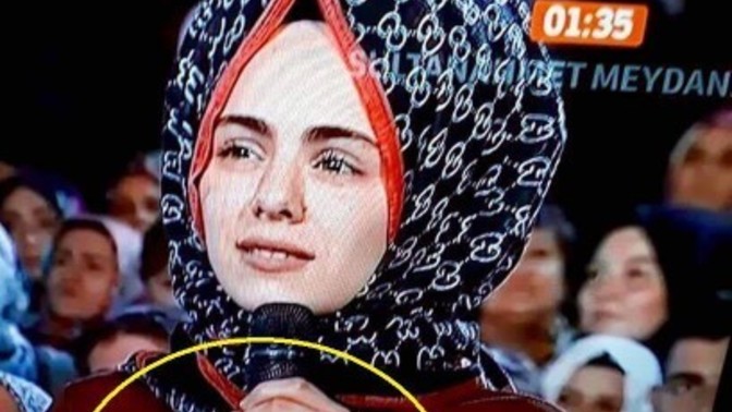 Ş başörtünü kendine harbiden yakistiran var mı?