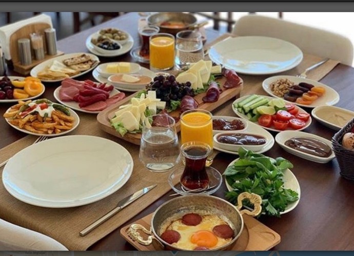 Kahvaltıyı hazırlayan mısın, hazıra konan mısın?