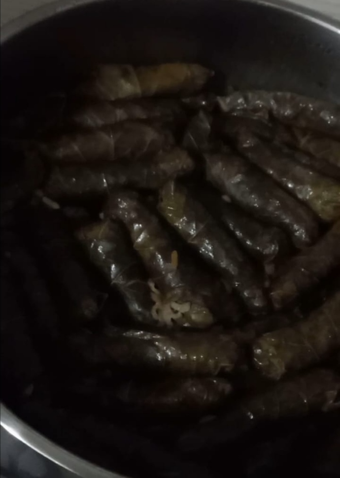 Çilekli pasta ve sarma seviyor musunuz sizde?