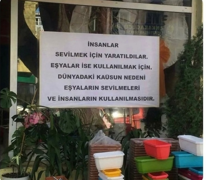 Bazı eşyalarınızı insanlardan daha çok sevdiğiniz oldu mu?