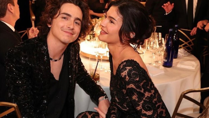 Altın Küre ödül töreninde Ünlü oyuncu Timothee Chalemet ile Kylie Jenner aşka geldi! Bu çifti yakıştırdınız mı?