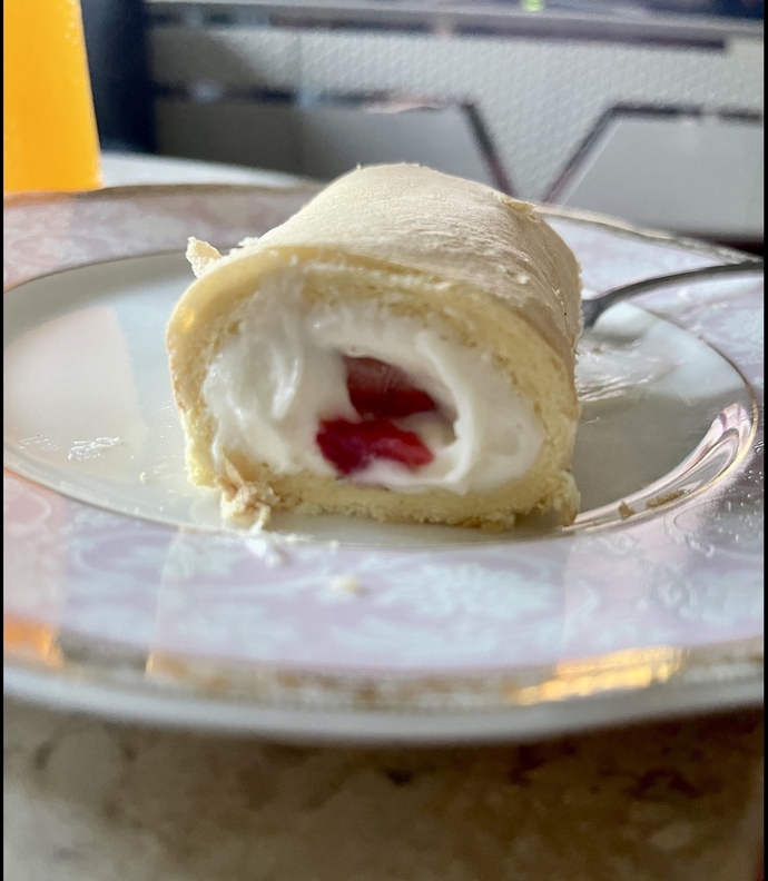 Çilekli tatlıları sever misin? Meyveli tatlılarda tercihin hangi meyve 🍓, 🍌, 🍑 vs?