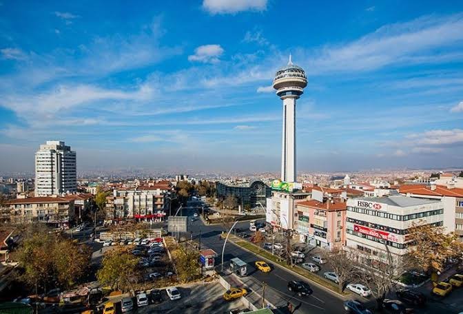 Yaşadığınız şehirin hem coğrafya hem kültürel bakımından olumlu ve olumsuz özellikleri nelerdir?