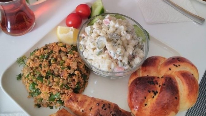 Çat kapı gelen misafire hangi yemekleri hazırlardınız?