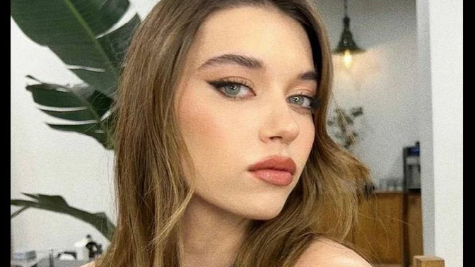 Afra Saraçoğlu güzel mi?