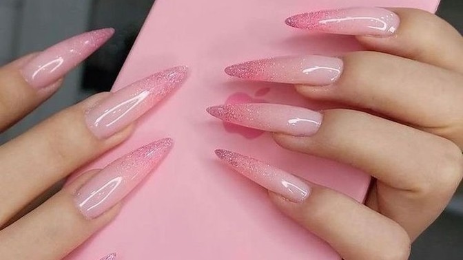 Stiletto tırnaklar sizce nasıl?