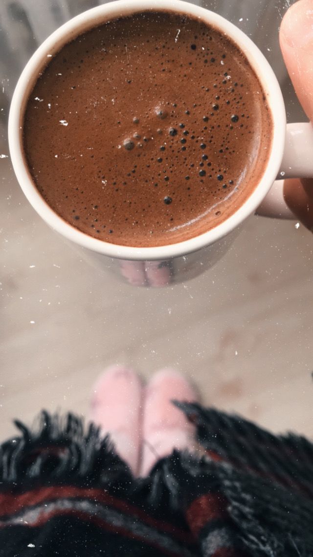 Herkes, herkesin çiçeği olabilir ama sen benim gönlümün şiirisin❤