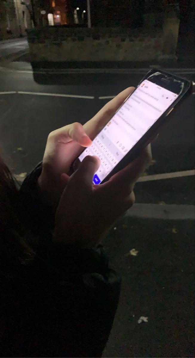 Yeni tanıştığınız birisine hemen telefon numaranızı verir misiniz?
