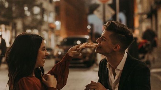Birinden hoşlanınca hemen belli etme huyunuz var mı?