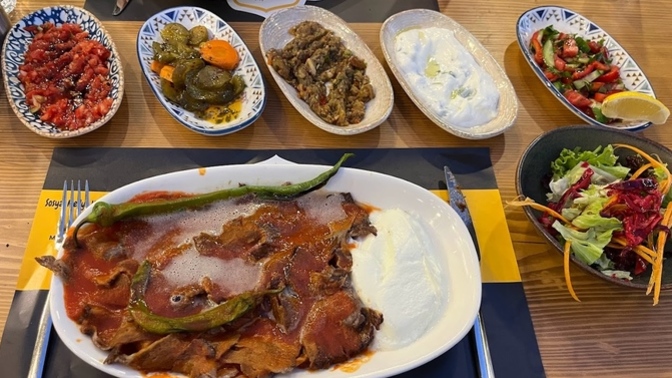 Kilo alamadığım için gece yemek yiyorum. Siz geceleri yemek yer misiniz?