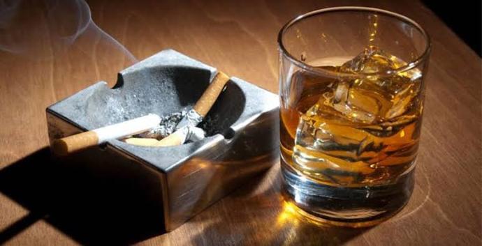 Günde kaç paket sigara ve haftada ne kadar alkol tüketiyorsunuz?