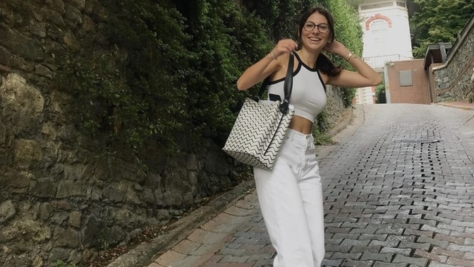 Beyaz giymek sizce cesaret mi ister?