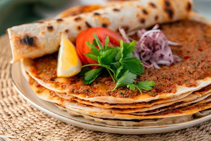 Lahmacunun iç harcında neler olmalı?