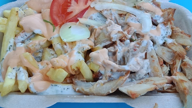 Var mı benimle şöyle döner gömecek hatun?