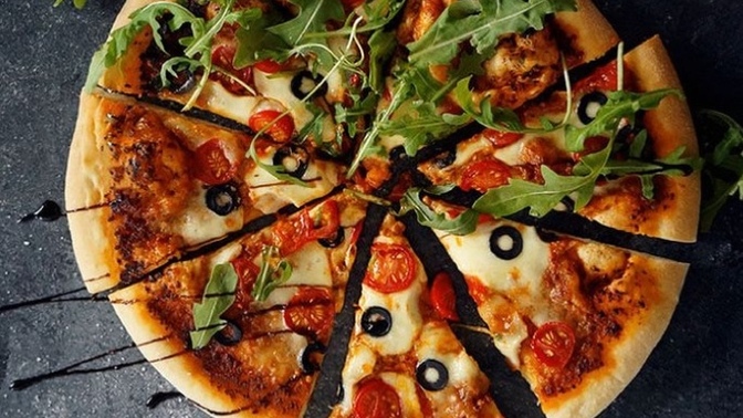 Fastfoodlar yarışıyor! Pizza mı, hamburger mi?