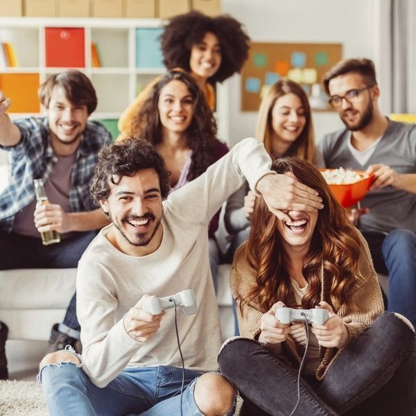 Arkadaşlarınız ile oyun oynarken hile yapar mısınız?