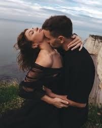 Sevgilinizle yağmurda yürüyecek kadar romantik misiniz, aman Ali Rıza Bey üşütmeyelim hemen gidelim diyecek kadar ormantik mi?