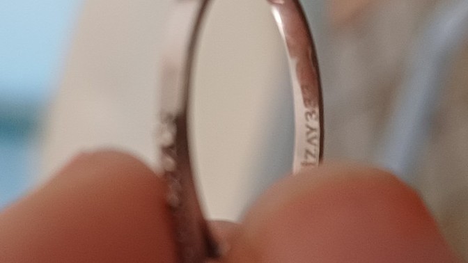 Bir yüzüğün altın mı gümüş mü yoksa pırlanta mı olduğunu nasıl anlarım?