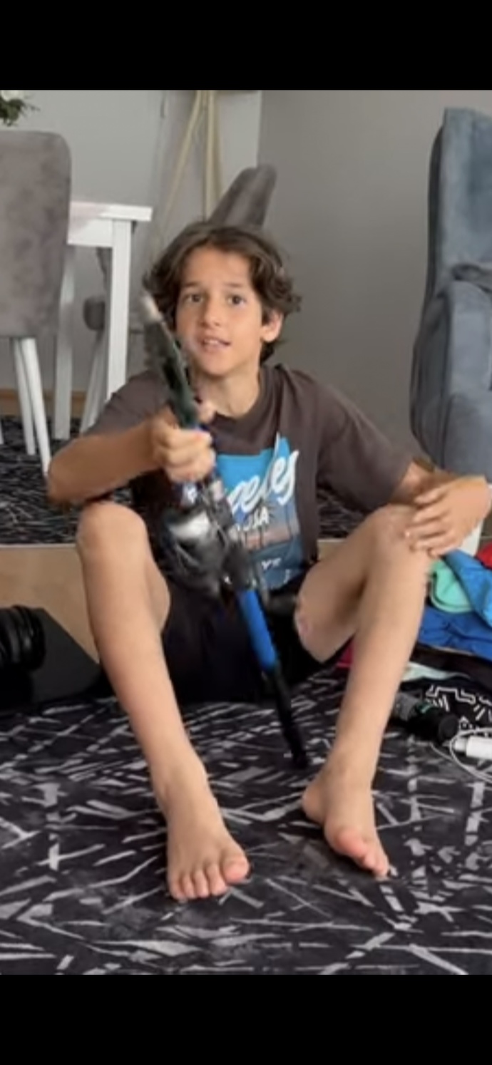 Arkadaşımın küçük kuzeni bize meydan okudu sizce 6 kız mı 1 erkek mi?
