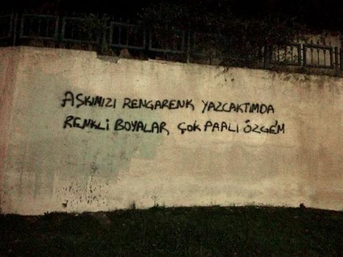 Güzel duvar yazıları