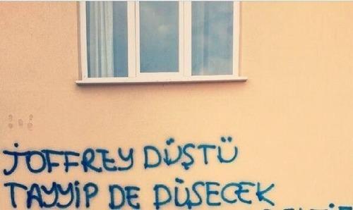 Beğendiğiniz duvar yazıları var mı?