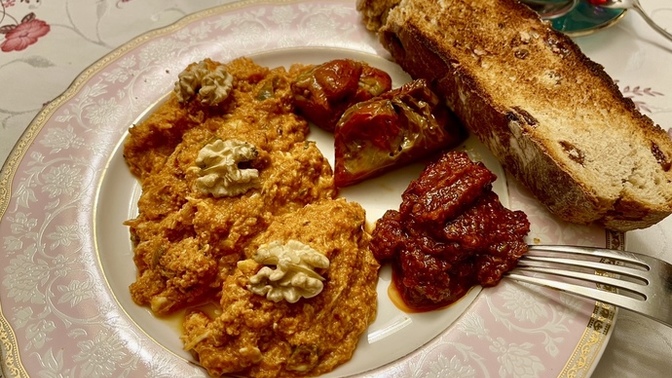 Menemen sever misin? Soğansız menemene menemen dermisin? Sen menemeni nasıl yapıyorsun?