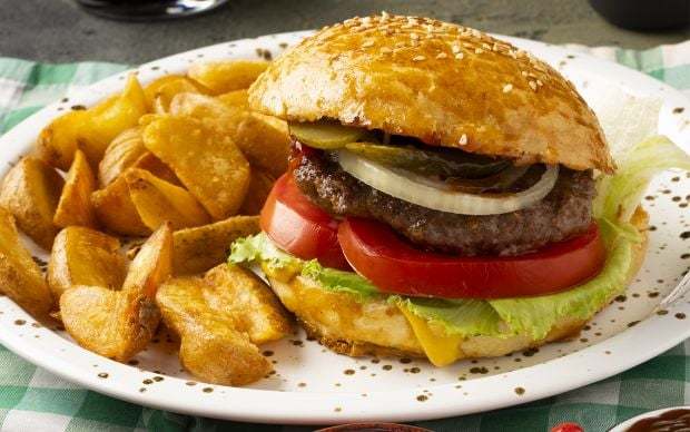 Sabah sabah hamburger yenir mi?