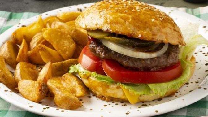 Sabah sabah hamburger yenir mi?