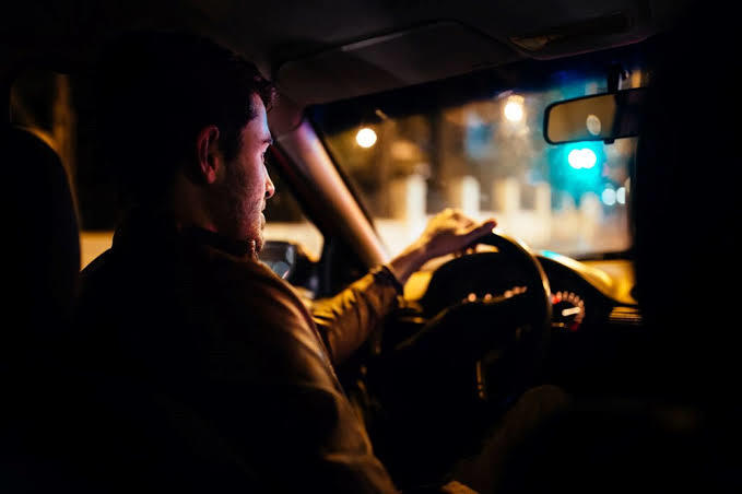 Gece yolculuğunu sever misiniz? Seviyorsanız sebebi nedir?