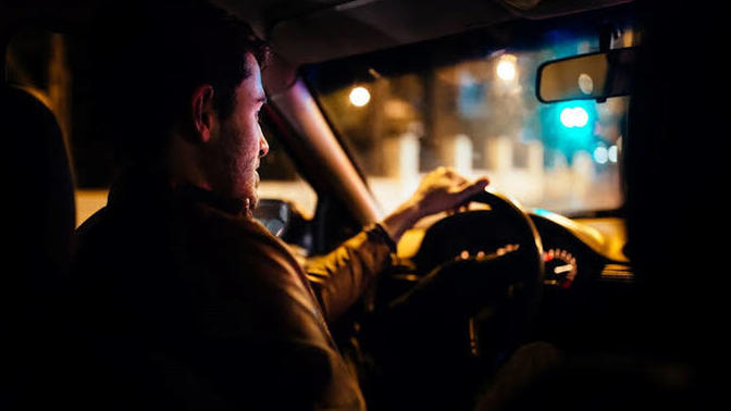 Gece yolculuğunu sever misiniz? Seviyorsanız sebebi nedir?