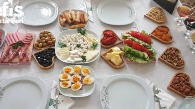 Sabah kahvaltıyı evde kim hazırlar?