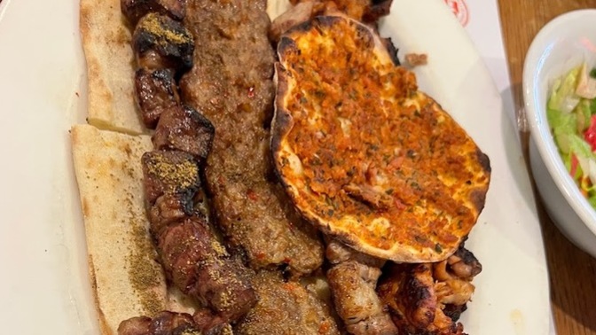 Kebap yemeye geldim. Tatlı olarak ne yesem?