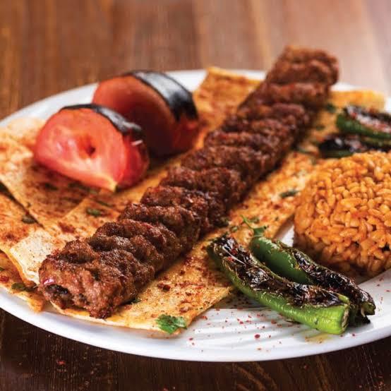 Kebabın yanında ayran mı daha iyi gider, şalgam mı?