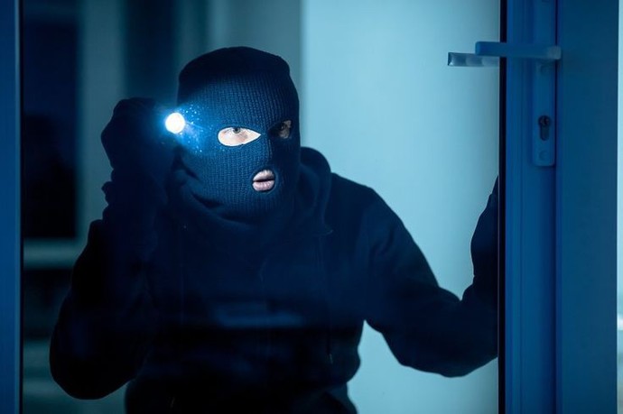 Bir günlüğüne tüm suçlar serbest olsaydı ne yapardınız?