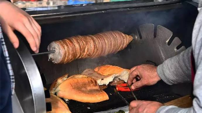 Hangisini daha çok seviyorsunuz? Kokoreç mi yoksa döner mi?