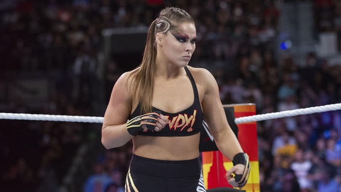 Arkadaşlar merak ettiğim bişey var sizce 14 yaşında ki kaslı Furkan Uğurlu mu alır yoksa Kadın Dövüşçü Ronda Rousey Mi?