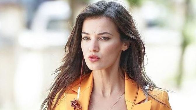 Sevgilinizin iş yerindeki ya da  okulundaki karşı cins insanları kıskanır mısınız?