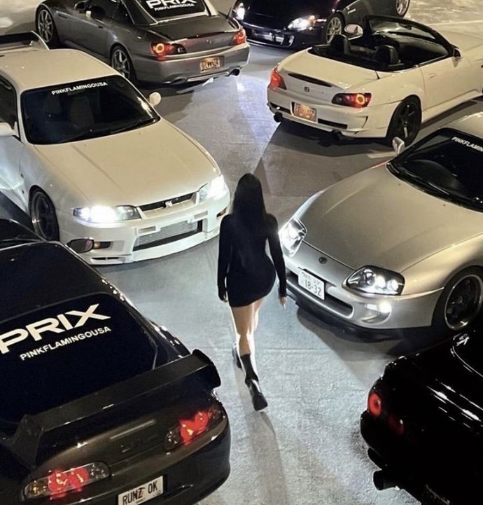 Araba dolu garajınız olsa, hangi arabayı süreceğinize çabuk karar verebilir misiniz?