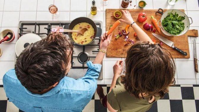 Ellerinde "lactobacillus" isimli bakteri olan insanların yemekleri daha lezzetli oluyormuş! El lezzetine güveniyor musun?