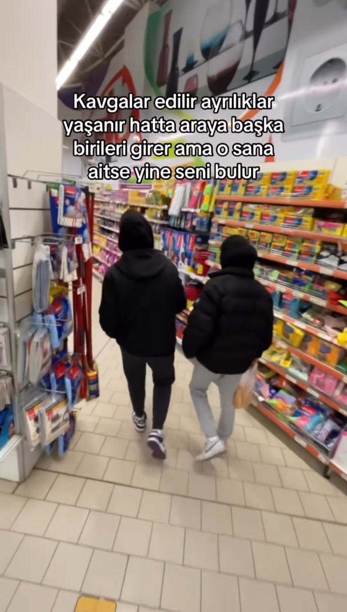 Sizce böyle videoları beğenen erkek özlüyormudur?