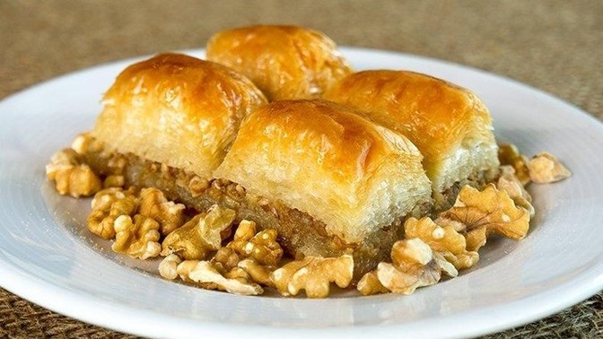 Cevizli baklava yanında ne içsem?