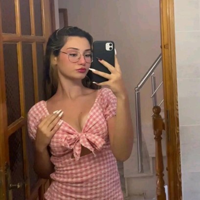 Makyajsız, doğal kız var mıdır?