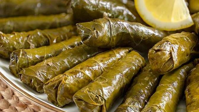Yaprak sarmasının adeti 10 lira! Siz tanesini 10 liradan alır mısınız?