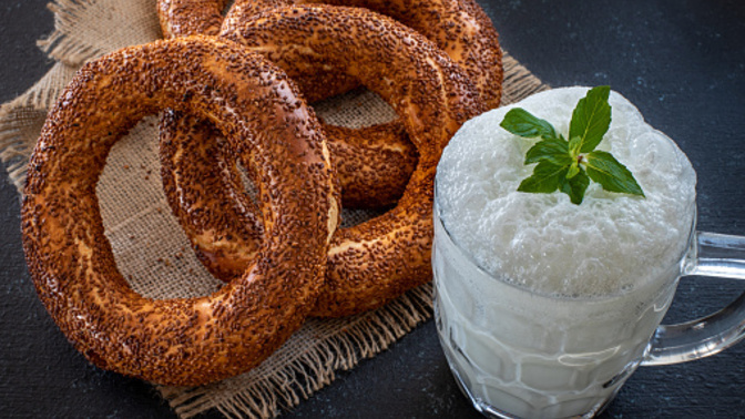 Simitin yanına çay mı yoksa ayran mı yakışır ?