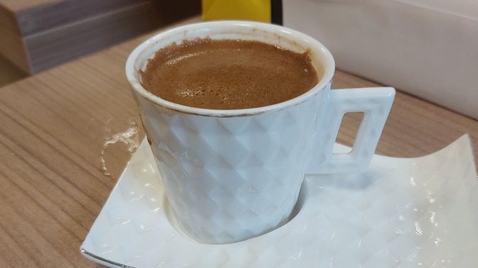 Türk kahvesi içtikten sonra fal kapatıyor musunuz?