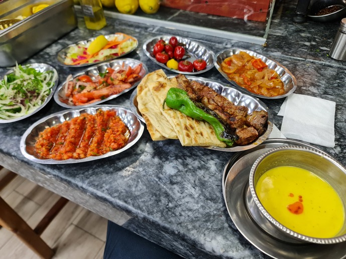 Fast food zararlı ama niye sevilerek yeniyor?